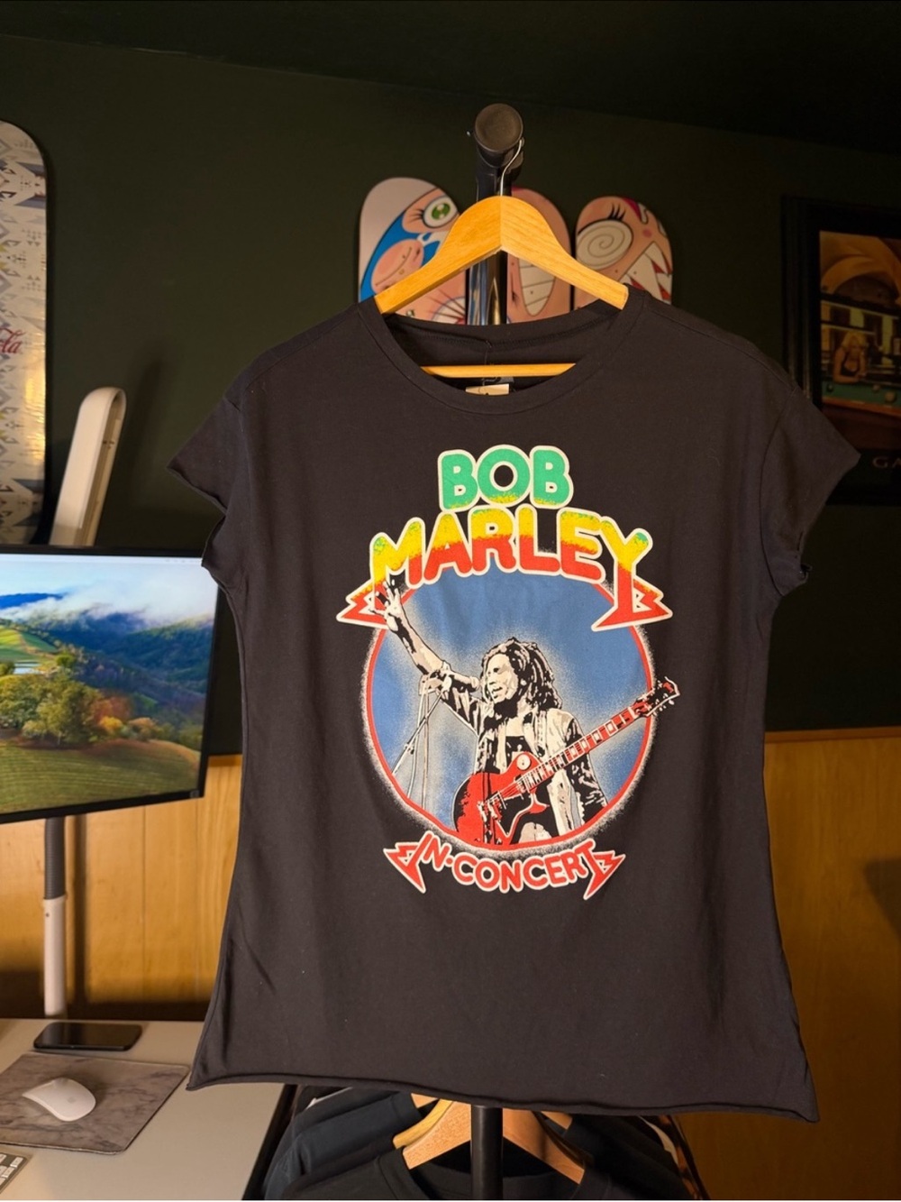 NWT Bob Marley In Concert Graphic Women's Short Sleeve
Small Tshirt